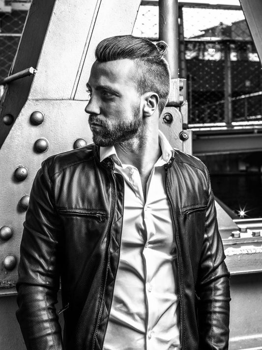 Why More Men Are Choosing Non-Surgical Hair Replacement Over Hair Transplants