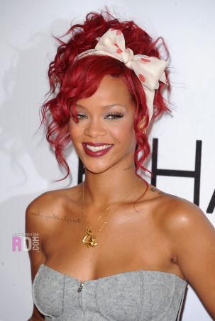 Rihanna red wig